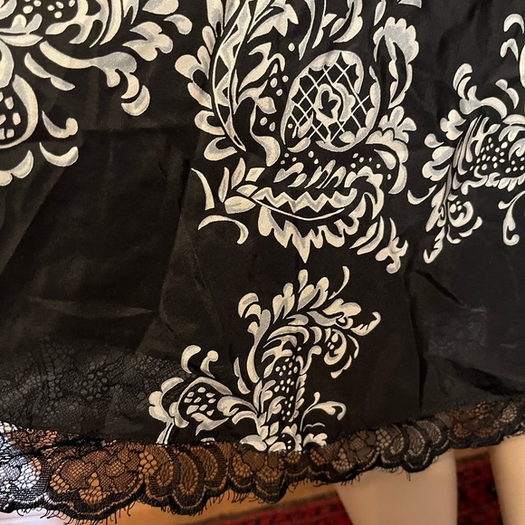 White House black market high low 100% silk skirt with lace trim. - Picture 2 of 8